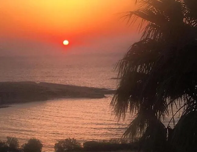 Three Palm House Apartamento Parasporos