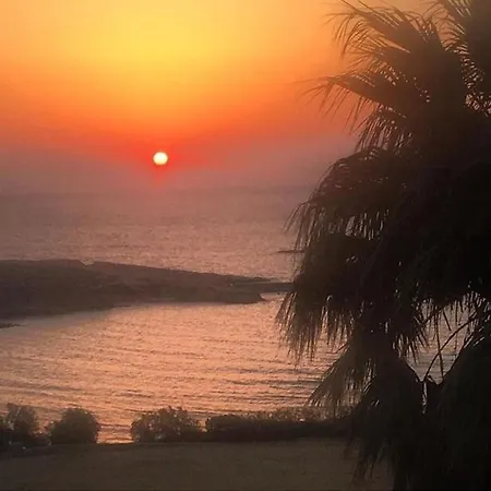 Three Palm House Appartement Parasporos