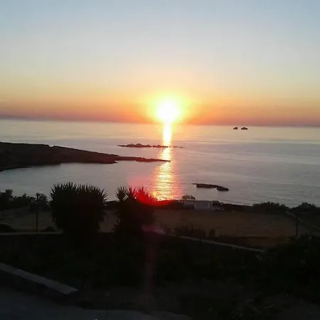 Three Palm House Appartement Parasporos